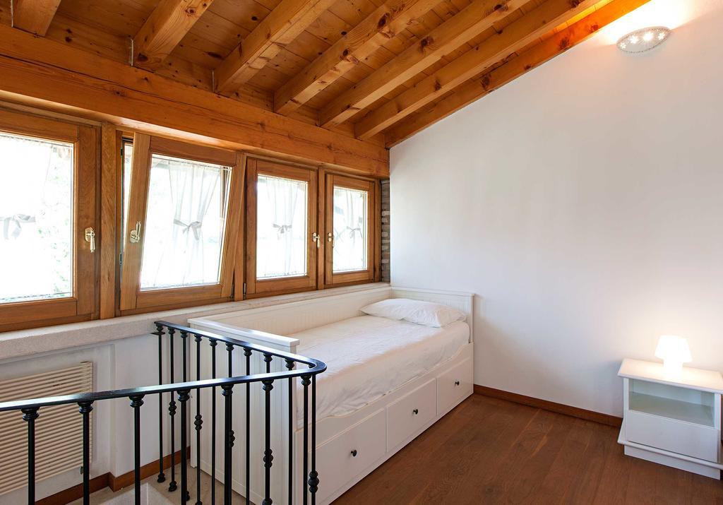 Antico Cascinale Lombardo Bed & Breakfast โลนาโต ห้อง รูปภาพ