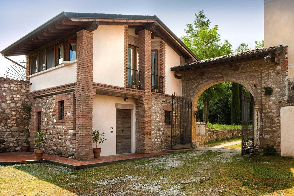 Antico Cascinale Lombardo Bed & Breakfast โลนาโต ห้อง รูปภาพ