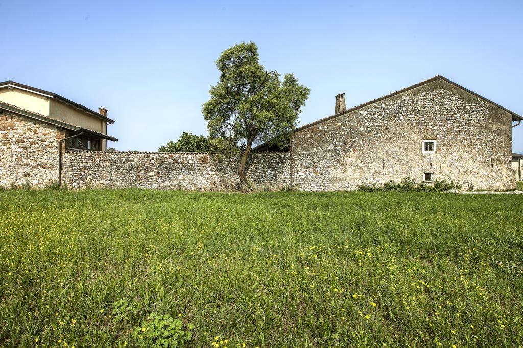 Antico Cascinale Lombardo Bed & Breakfast โลนาโต ภายนอก รูปภาพ