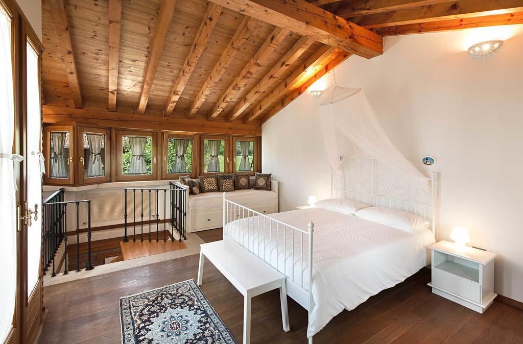 Antico Cascinale Lombardo Bed & Breakfast โลนาโต ห้อง รูปภาพ